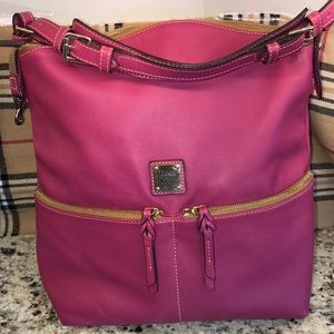 Dooney and Bourke Dillen large pocket sac